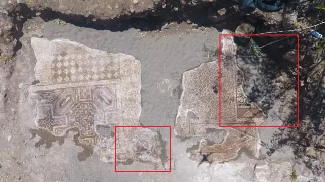 Diyarbakır'da mezar kazısında Davut Yıldızı mozaik ve 6 satırlık dilekçe yazısı ortaya çıktı